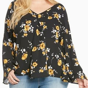 Torrid bell sleeve floral top